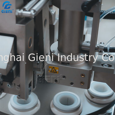 کرم دست پاک کننده صورت خمیر دندان دستگاه پرکننده و آب بندی لوله پلاستیکی