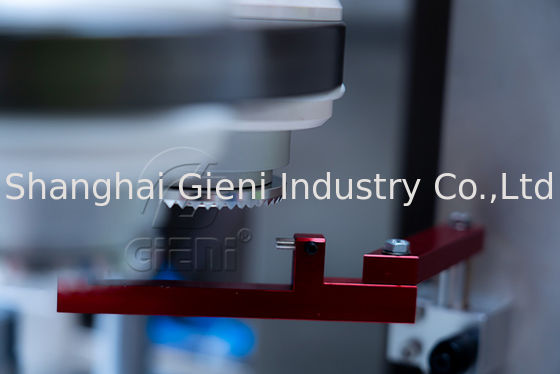 کرم دست پاک کننده صورت خمیر دندان دستگاه پرکننده و آب بندی لوله پلاستیکی