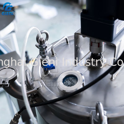 45pcs / Min 100ml دستگاه پرکننده لوازم آرایشی و بهداشتی کرم کانسیلر با بالابر نازل