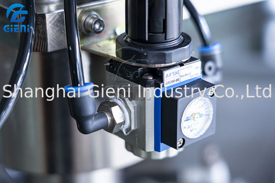 45pcs / Min 100ml دستگاه پرکننده لوازم آرایشی و بهداشتی کرم کانسیلر با بالابر نازل